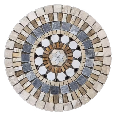 Rosace en marbre et travertin AL-2443 (vue de face) composée de rectangles, de carrés, d'hexagones et de losanges de tailles différentes.