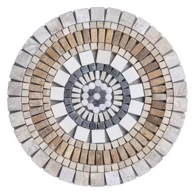 Rosace en marbre et travertin, AL-2446, composée de tesselles de différentes tailles et couleurs (nuances de blanc, beige, jaune et noir), vue de face.